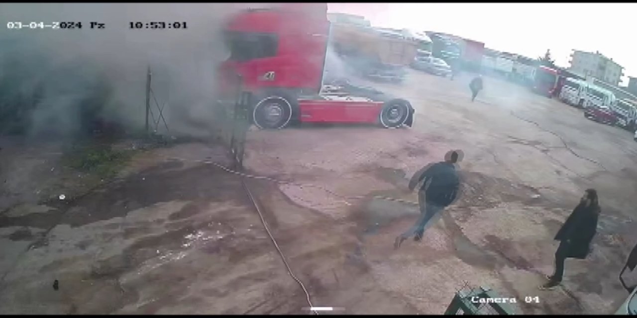 Ataşehir'de Yakıt Tankerindeki Patlama Kamerada