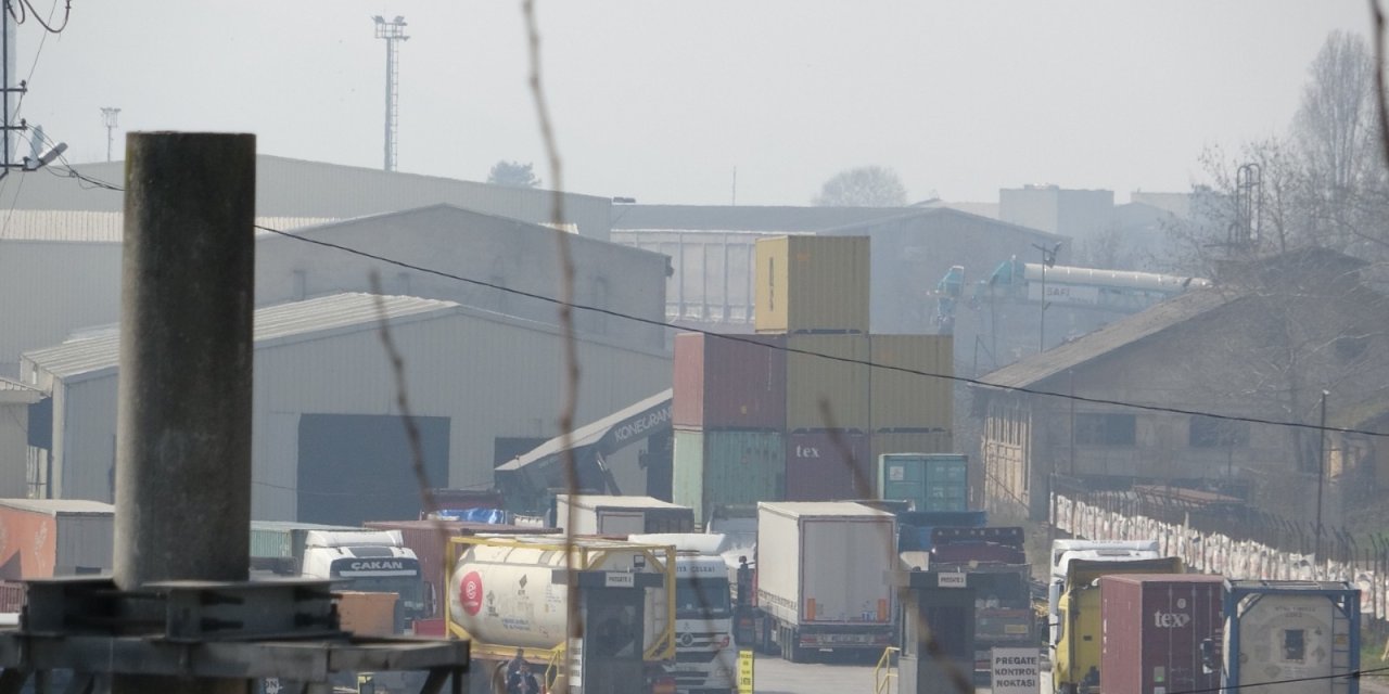 Kocaeli'de Limandaki Atık Tankında Patlama