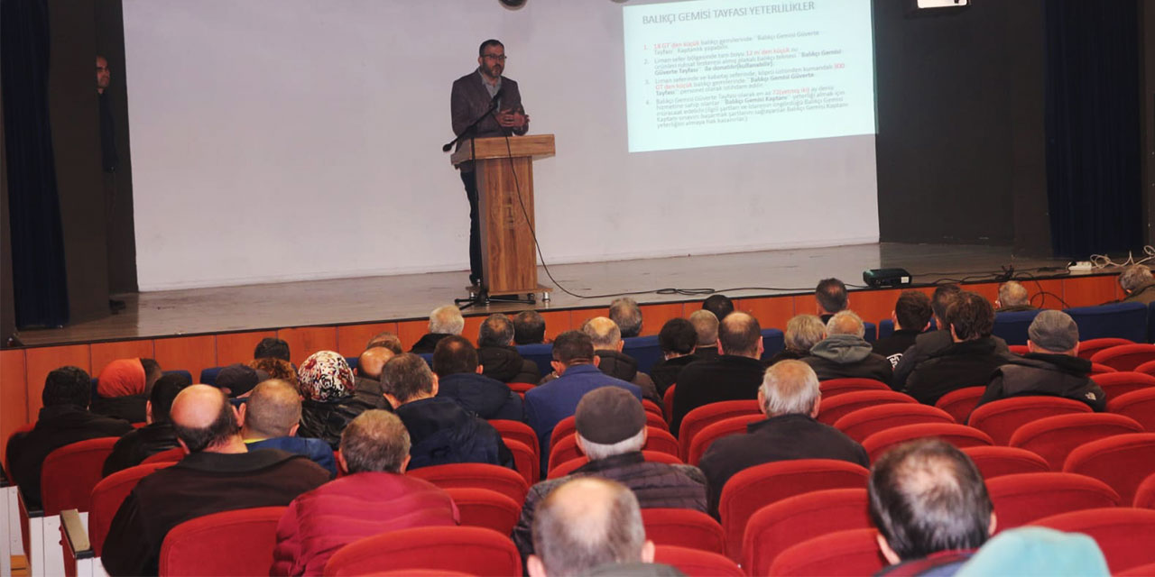 Rize'de Kıyı Balıkçıları Eğitim Aldı