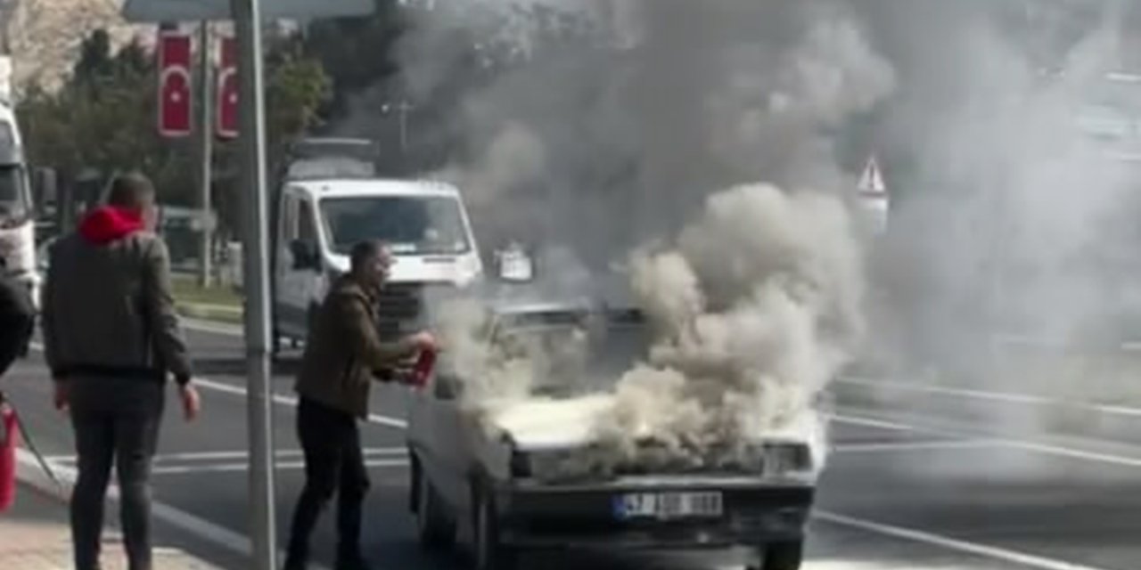 Seyir Halinde Alev Alan Otomobil Yandı