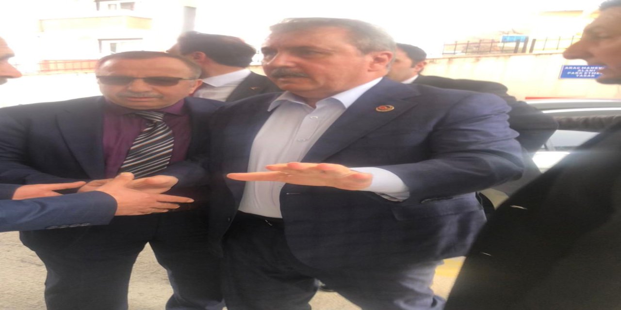 Destici İle Yanındaki 3 Kişi Kazada Yaralandı