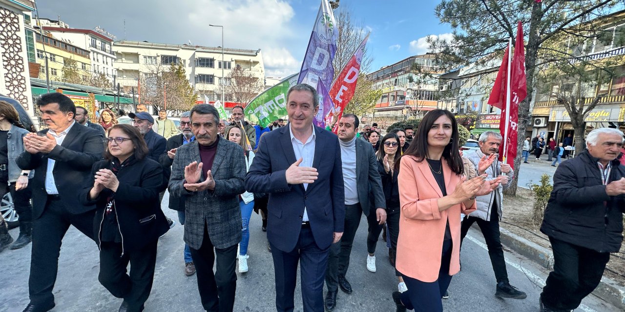 Tuncer Bakırhan: 1 Nisan'da O Tabelayı 'Dersim Belediyesi' Olarak Değiştireceğiz