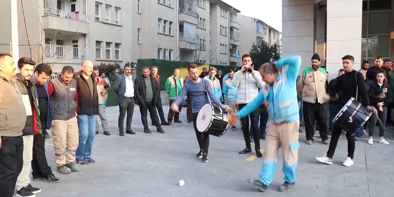 Belediye İşçileri Yüzde 110 Zammı Halay Çekerek Kutladı