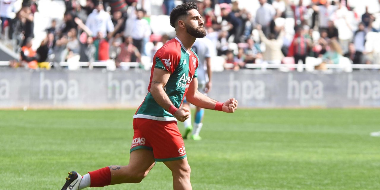 Karşıyaka'da Alkışlar Enes'e