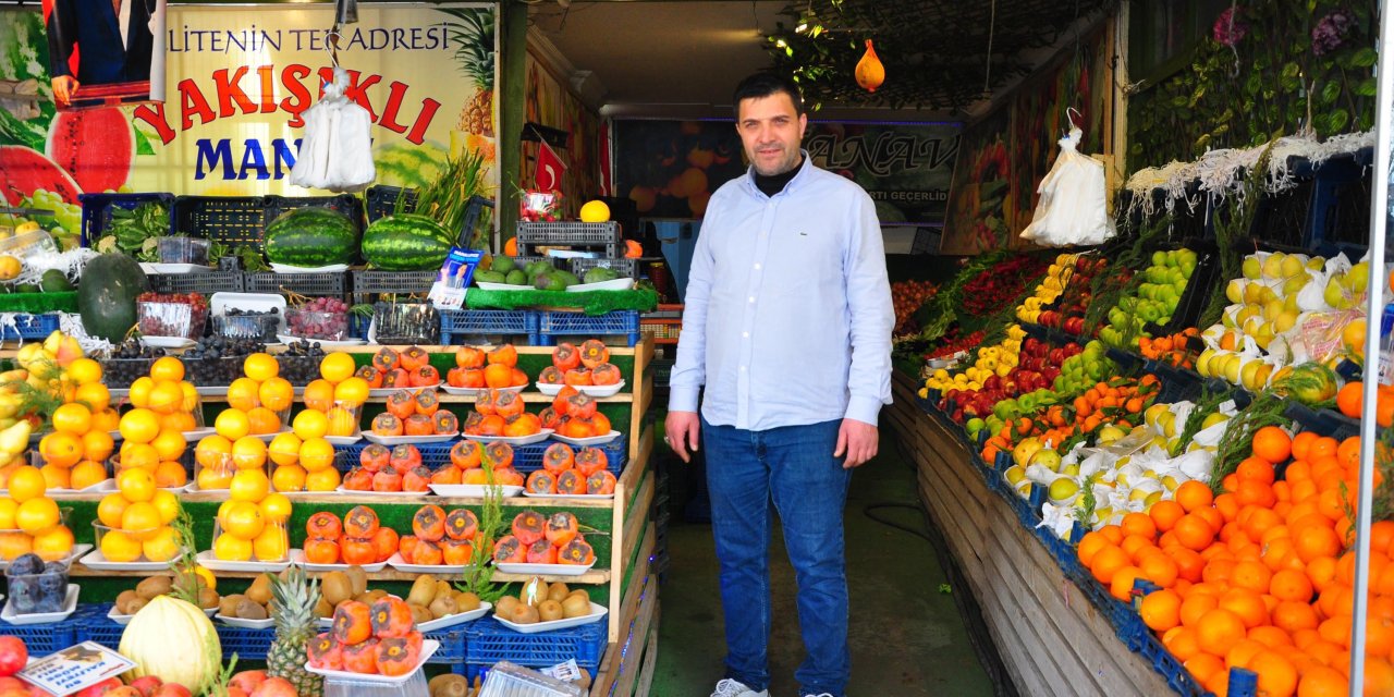 Kaldırıma Çıkan Otomobilin Sürücüsü, Eşinin Doğum Yaptığı Haberini Alıp Hastaneye Gidiyormuş