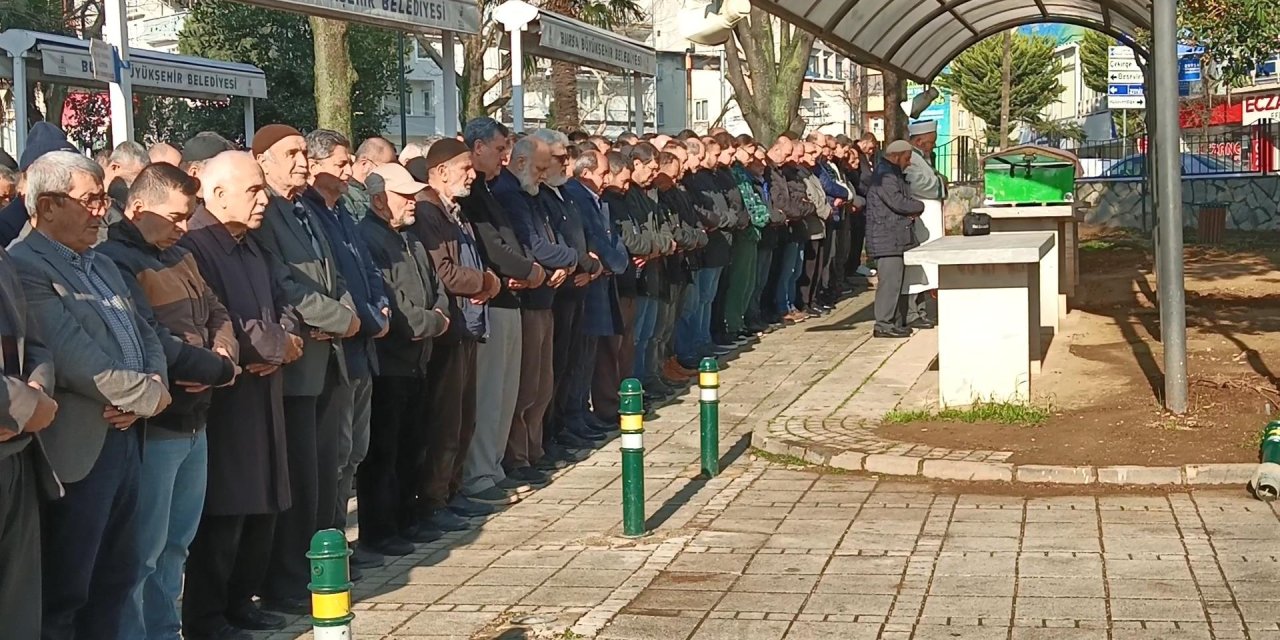 Çanakkale'deki Depremin Hissedildiği Bursa’da Balkondan Atlayan İsmail, Toprağa Verildi