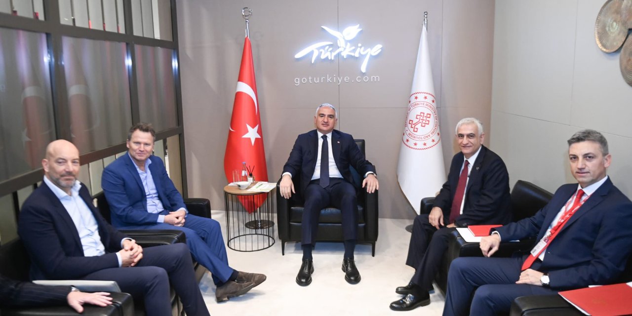 Bakan Ersoy, Turizm Dünyasının Önde Gelen Sektör Temsilcileriyle Görüştü