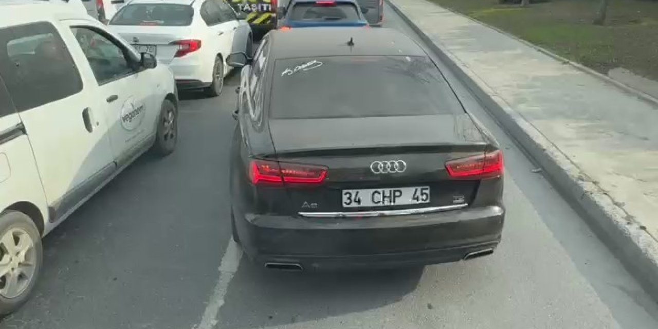 İstanbul- Sultangazi'de İtfaiye Aracına Yol Vermeyen Sürücülere Ceza Yağdı