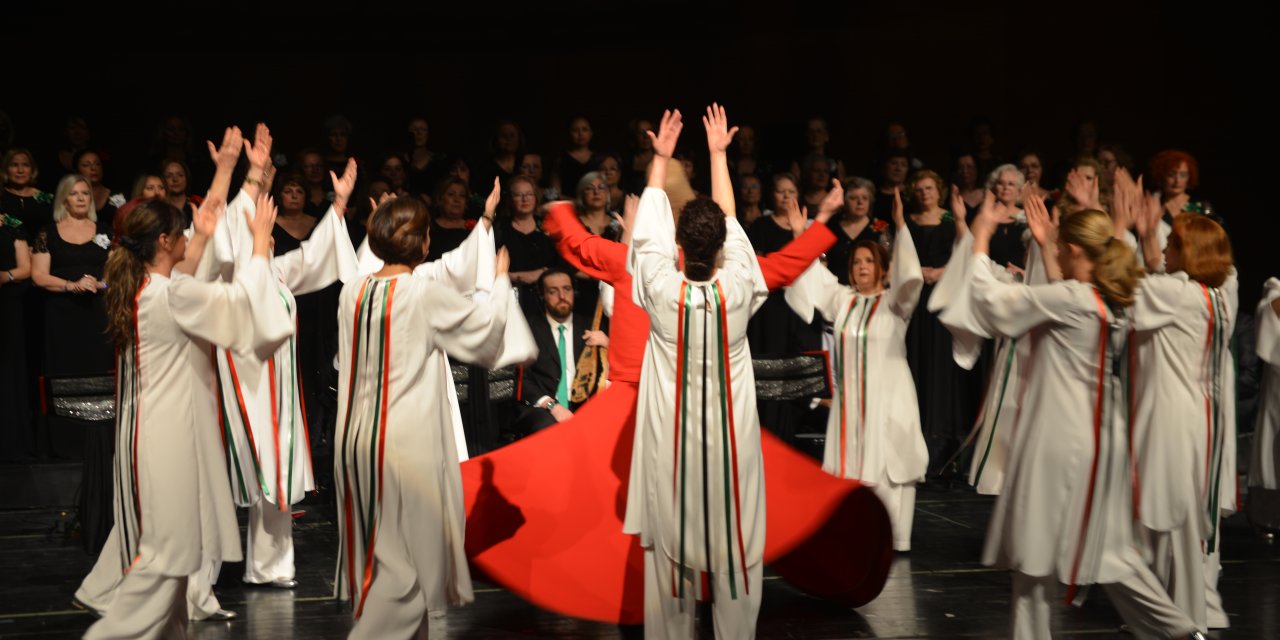 175 Kadından Oluşan Koro, Gazzeli Anneler Ve Çocukları İçin Sahnede Buluştu