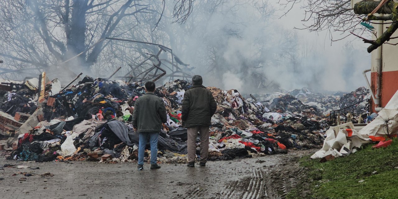 Zonguldak'ta Tekstil Deposundaki Yangın, 14 Saat Sonra Söndürüldü