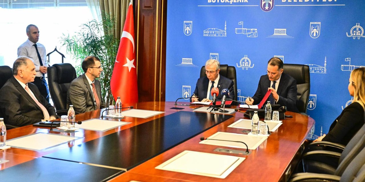 Mansur Yavaş, Şeffaflık Taahhütnamesini İmzaladı