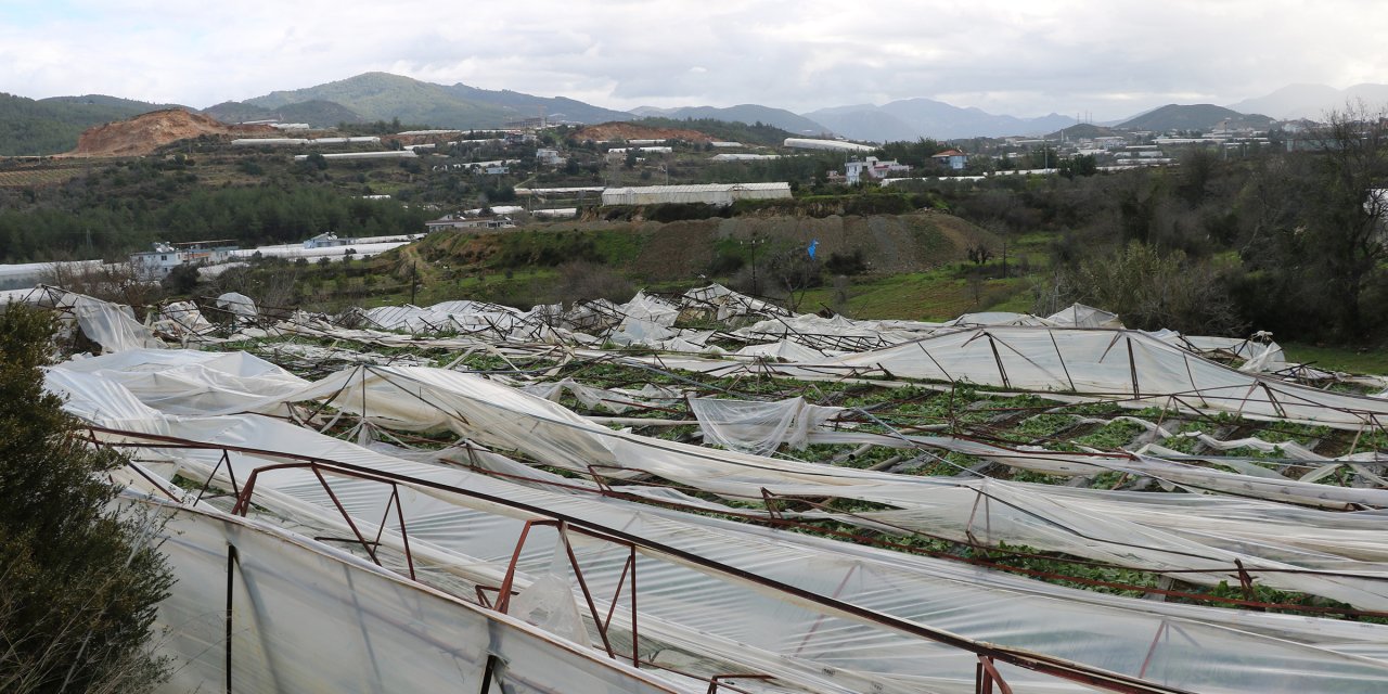 Antalya'yı Sağanak Ve Hortum Vurdu; 6 Yaralı, 1000 Dönüm Sera Zarar Gördü (2)