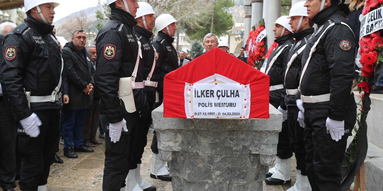 Silahının Kazara Ateş Almasıyla Ölen Polis Memuru, Son Yolculuğuna Uğurlandı