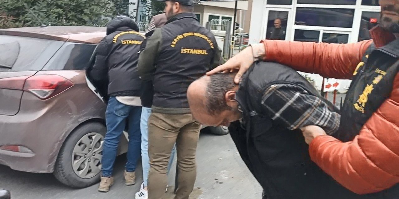 İstanbul - Milli Futbolcu Kerem Aktüroğlu'nun Trafikte Yolunu Kesen Şüpheliler Yakalandı