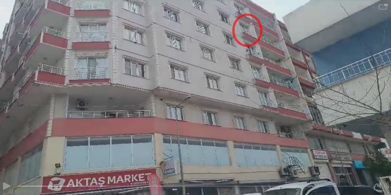 Balkondan Düşen Anne Ve 5 Yaşındaki Oğlu Öldü, 7 Yaşındaki Kızı Ağır Yaralı (3)