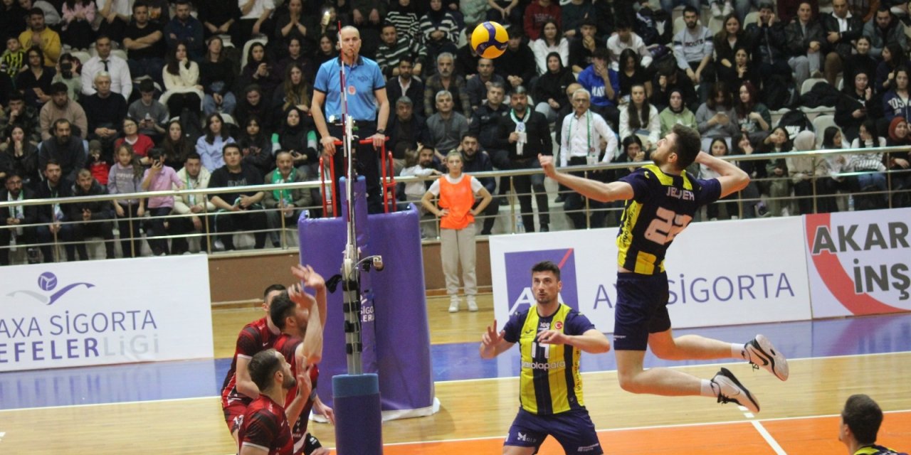 Fenerbahçe Parolapara - Akkuş Belediyespor: 2-3