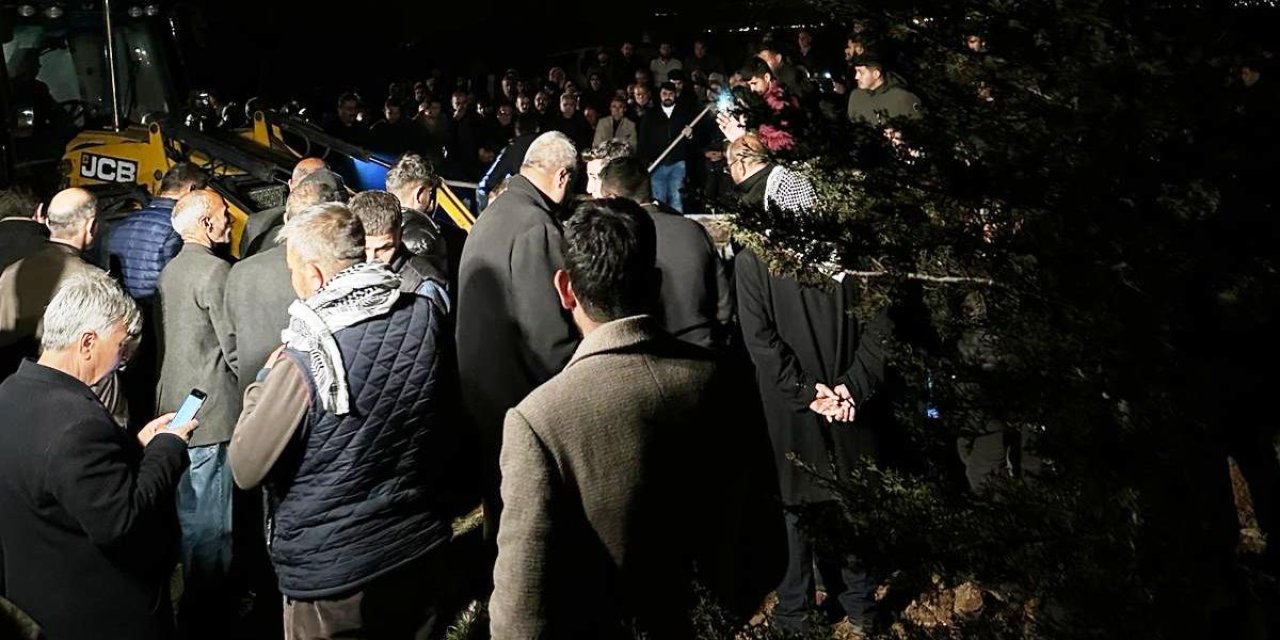 Balkondan Düşen Anne Ve 5 Yaşındaki Oğlu Öldü, 7 Yaşındaki Kızı Ağır Yaralı (4)