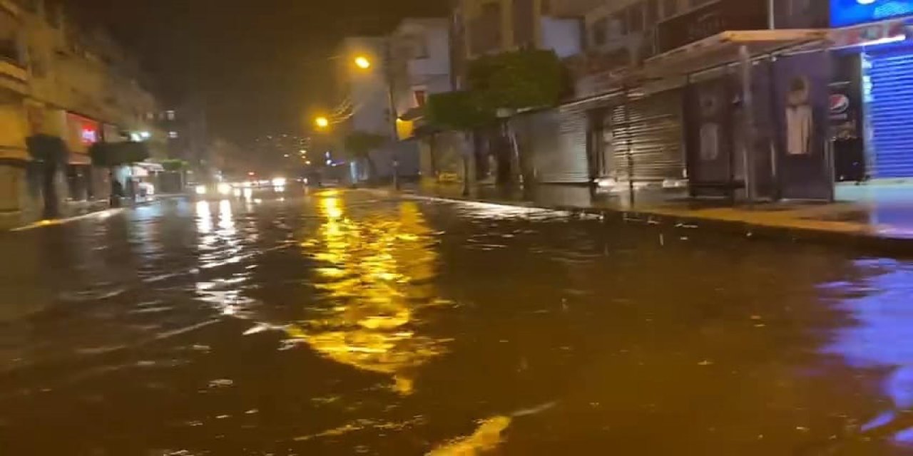 Hatay'da Sağanak Yağış, Su Baskınlarına Neden Oldu