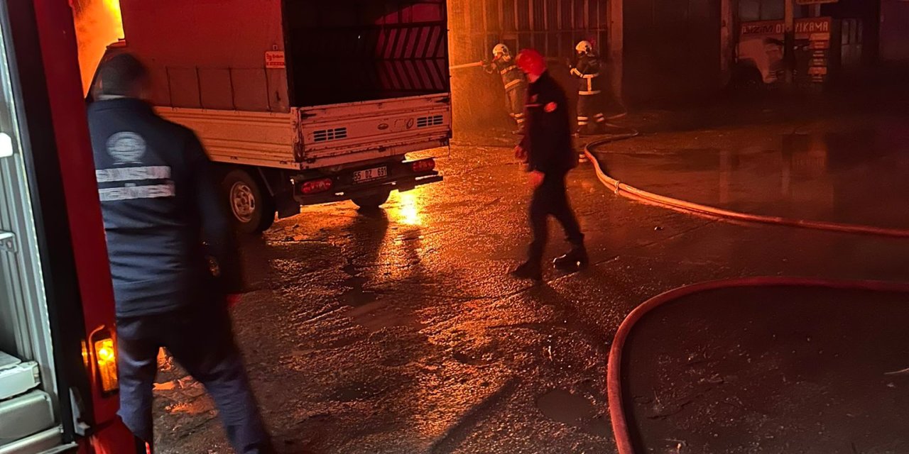 Oto Tamir Dükkanında Yangın; Araçlar Zarar Gördü