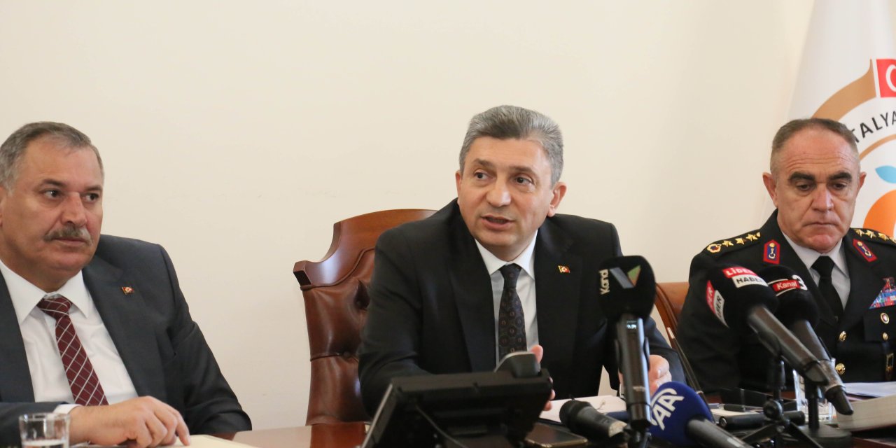 Konyaaltı'nda Yabancılara Ait Evlere 'Çöken' Örgüte Operasyon; 14 Gözaltı