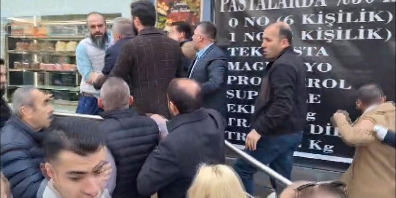 İstanbul - Kartal'da Akşener'in Esnaf Ziyareti Sırasında Arbede