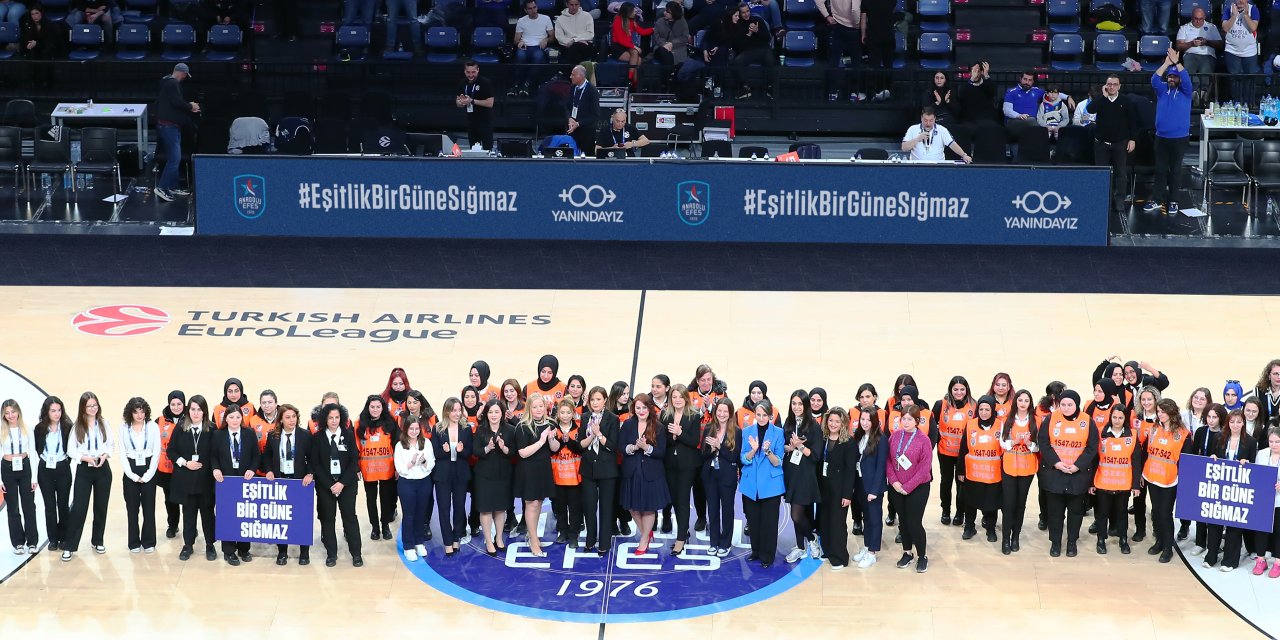 Anadolu Efes - Bayern Münih: 109-86