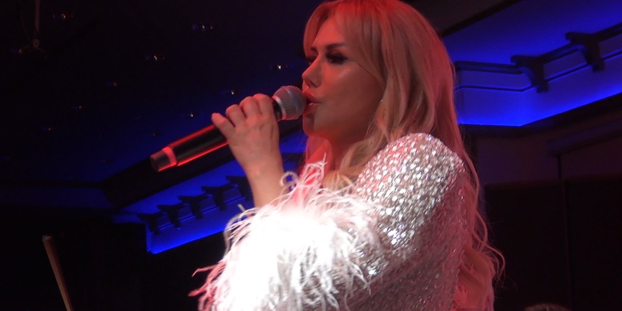 İstanbul-silivri'de Ünlü Sanatçı Ceylan Kadınlar Günü İçin Sahneye Çıktı