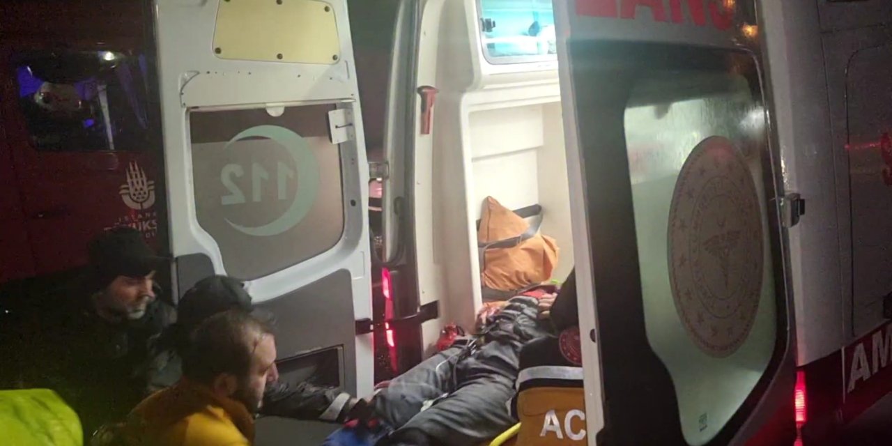 Sarıyer'de, Karşı Yöne Geçen Beton Mikseri Kamyonete Çarptı:1 Ağır Yaralı