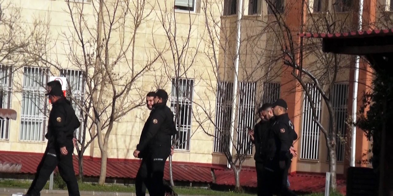 Sosyal Medya Üzerinden Dolandırıcılık Yapan 16 Şüpheli Adliyede