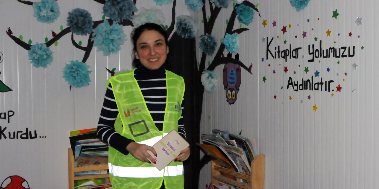 Oğlunu Bırakıp, Geldiği Hatay'da Depremzede Çocukların Annesi Oldu