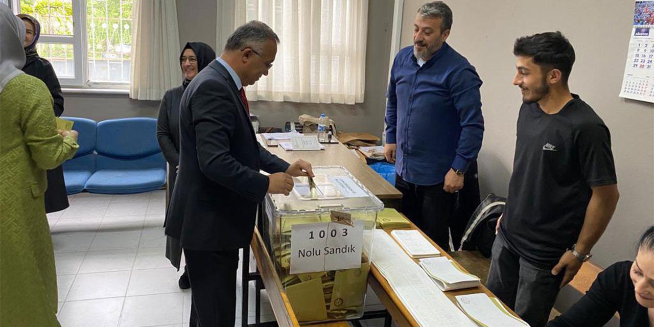 Rize Valisi Çeber Oyunu Kullandı