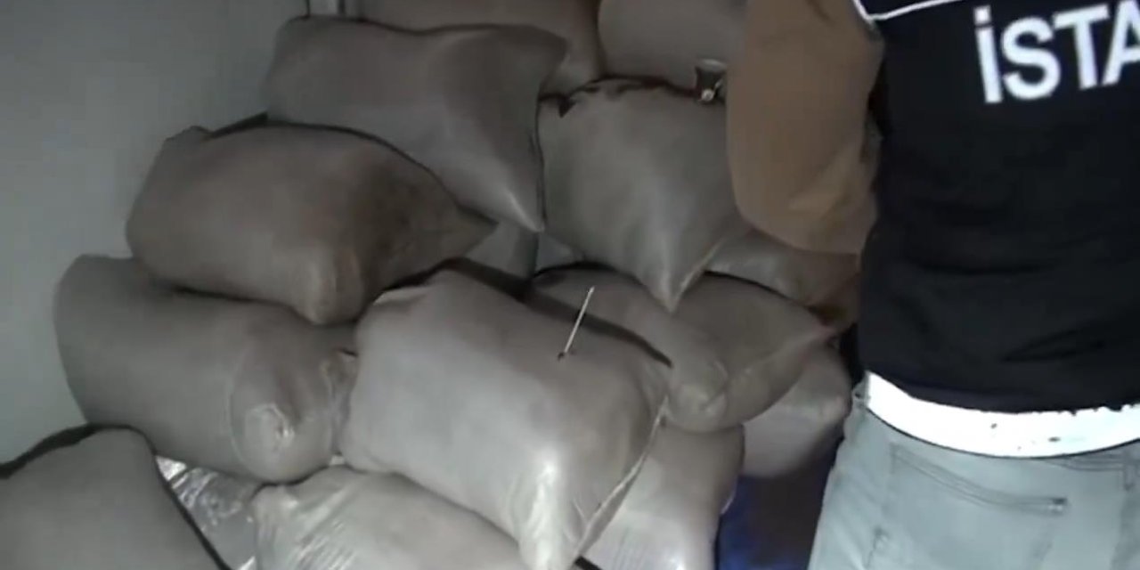 Yerlikaya: İstanbul'da 4 Ton 604 Kilogram Metamfetamin Gele Geçirildi