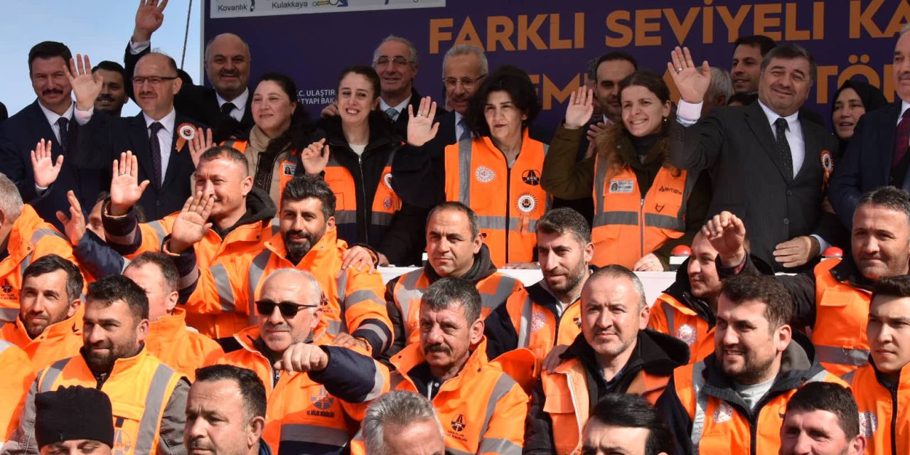 Bakan Kacır: Bizim Kitabımızda Rehavete Kapılmak Yok