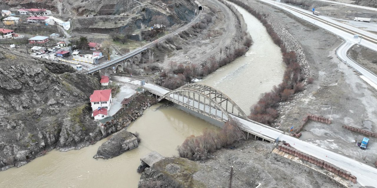 Depreme Dayanıksız Mutu Köprüsü'nün Yenisi İçin Çalışma Başlatıldı