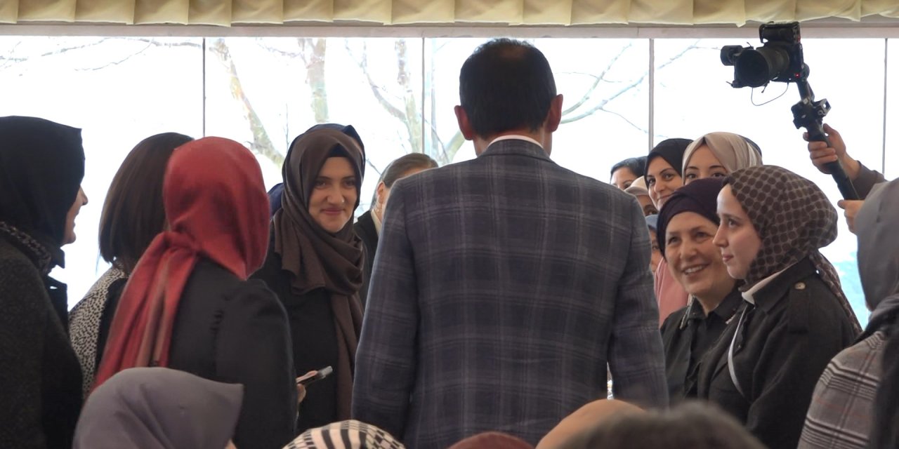 İstanbul - Kurum: Ak Parti, Türkiye’nin En Büyük Kadın Hareketidir