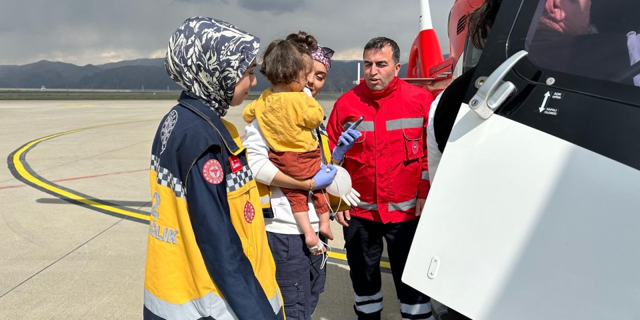 2 Yaşındaki Kumsal, Ambulans Helikopterle Sevk Edildi