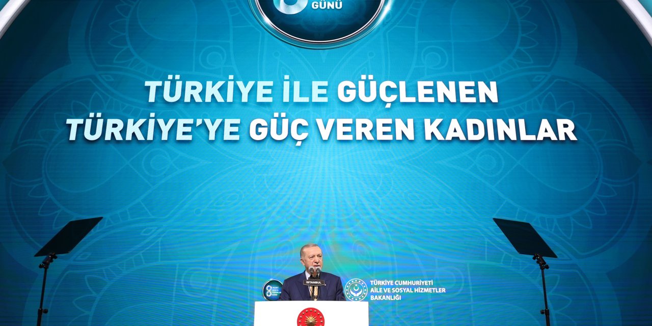 İstanbul - Erdoğan:  Kadınlar Lehine Pozitif Ayrımcılık Yapılmasını Anayasa Kuralı Haline Getirdik - 1