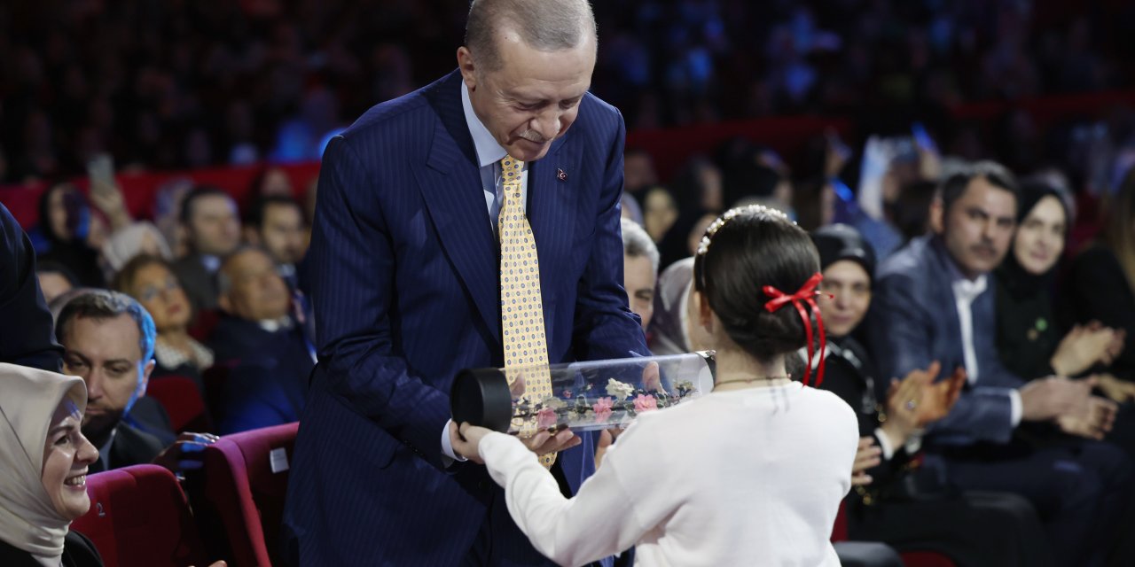 İstanbul-(Geniş Haber) Cumhurbaşkanı Erdoğan: Kadınların 31 Mart'ta Bir Kez Daha Korku Siyasetini, Ellerinin Tersiyle İteceklerine Yürekten İnanıyorum