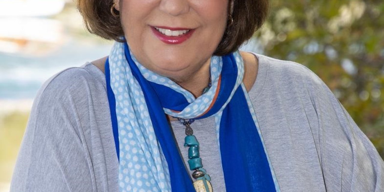 Türk Yazar, Yeni Kitabında Evliliklerin Dinamiklerini Paylaştı