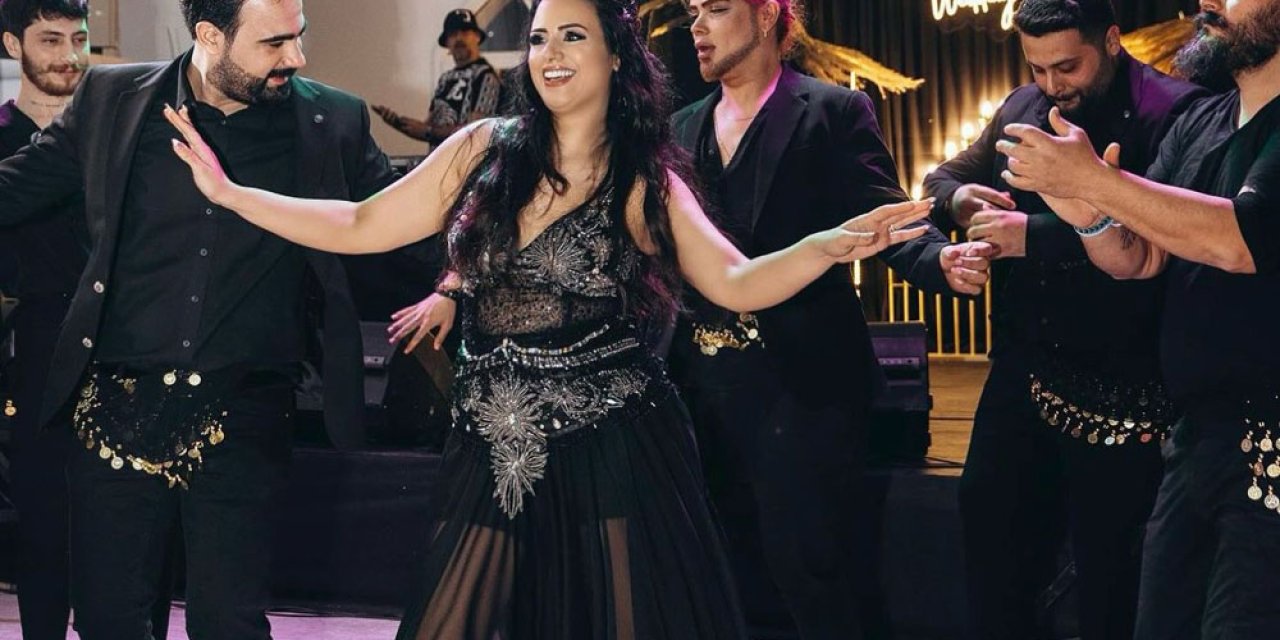 Depremzede Sosyal Medya Fenomeni, Siyah Gelinlikle Evlendi