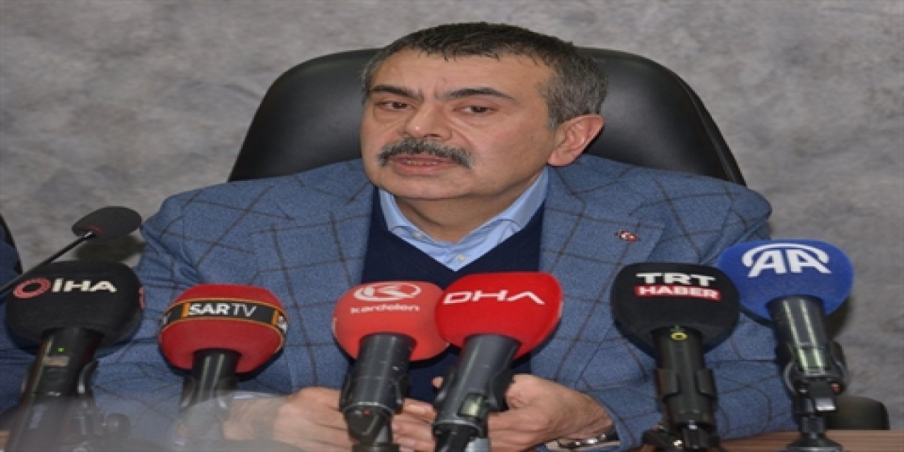 Bakan Tekin, Erzurum'da 'sanatın İsyanı, Filistin'De Duyguların Çığlığı' Sergisini Gezdi (2)