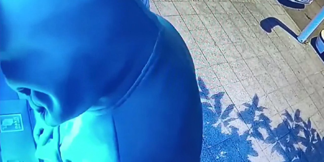 İstanbul- İstanbul'da Atm'lerden Hırsızlık Yapan Şüpheliler Kamerada