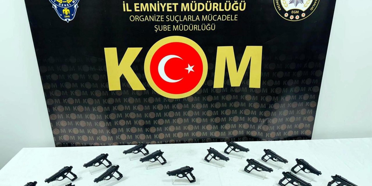 Otomobilde 15 Tabancayla Yakalanan 2 Şüpheliye Gözaltı