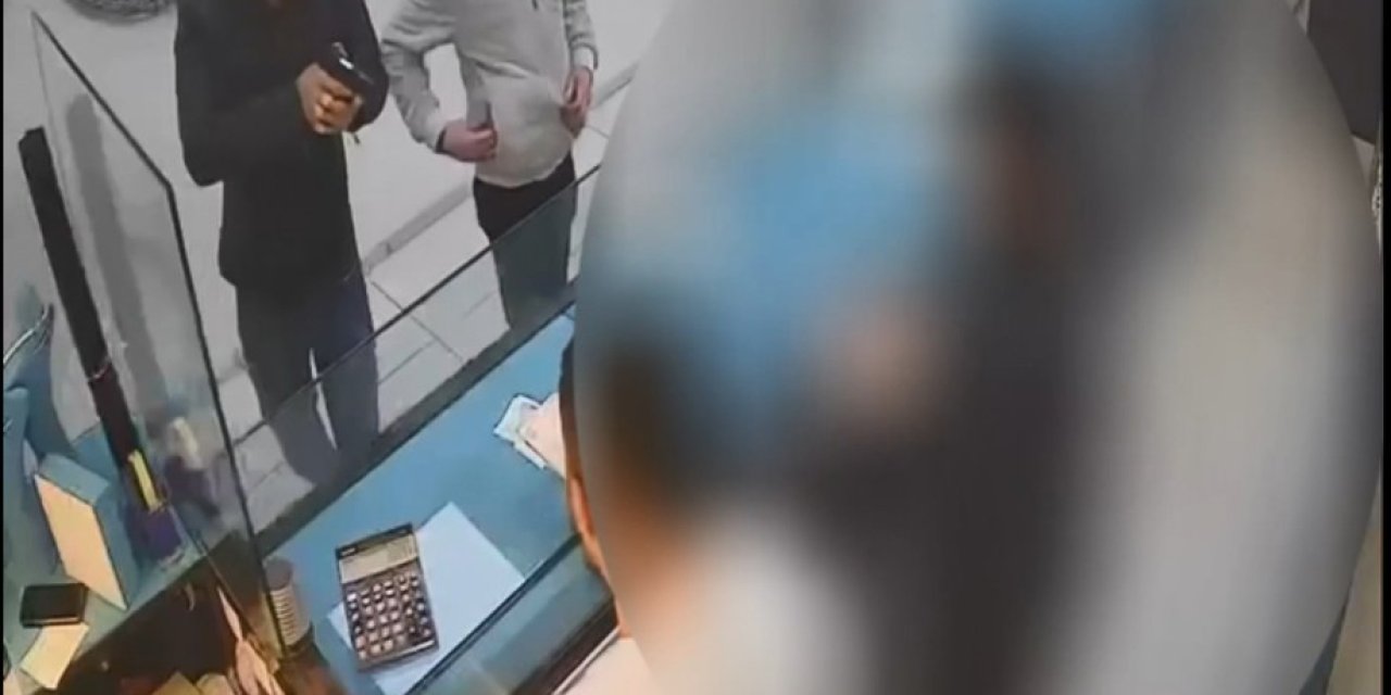 İstanbul- Bağcılar'da Döviz Satış Bürosundaki Soygun Kamerada