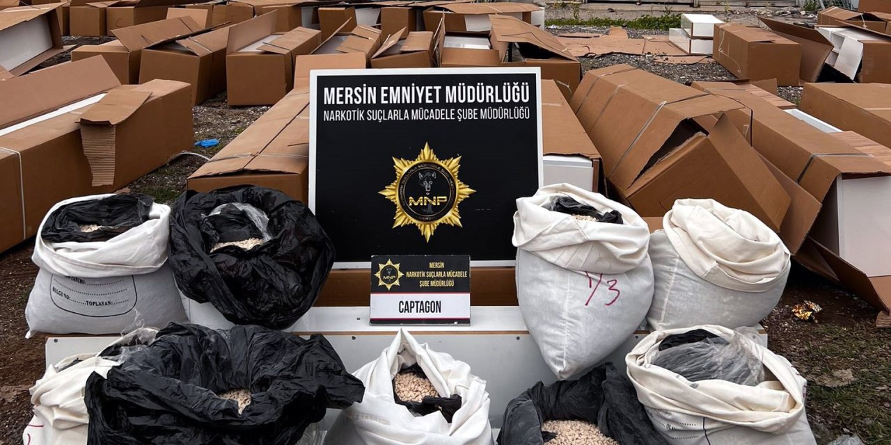Tır'daki Konteynerde, Eşyalara Gizlenmiş 557 Bin Hap Ele Geçirildi; 5 Gözaltı