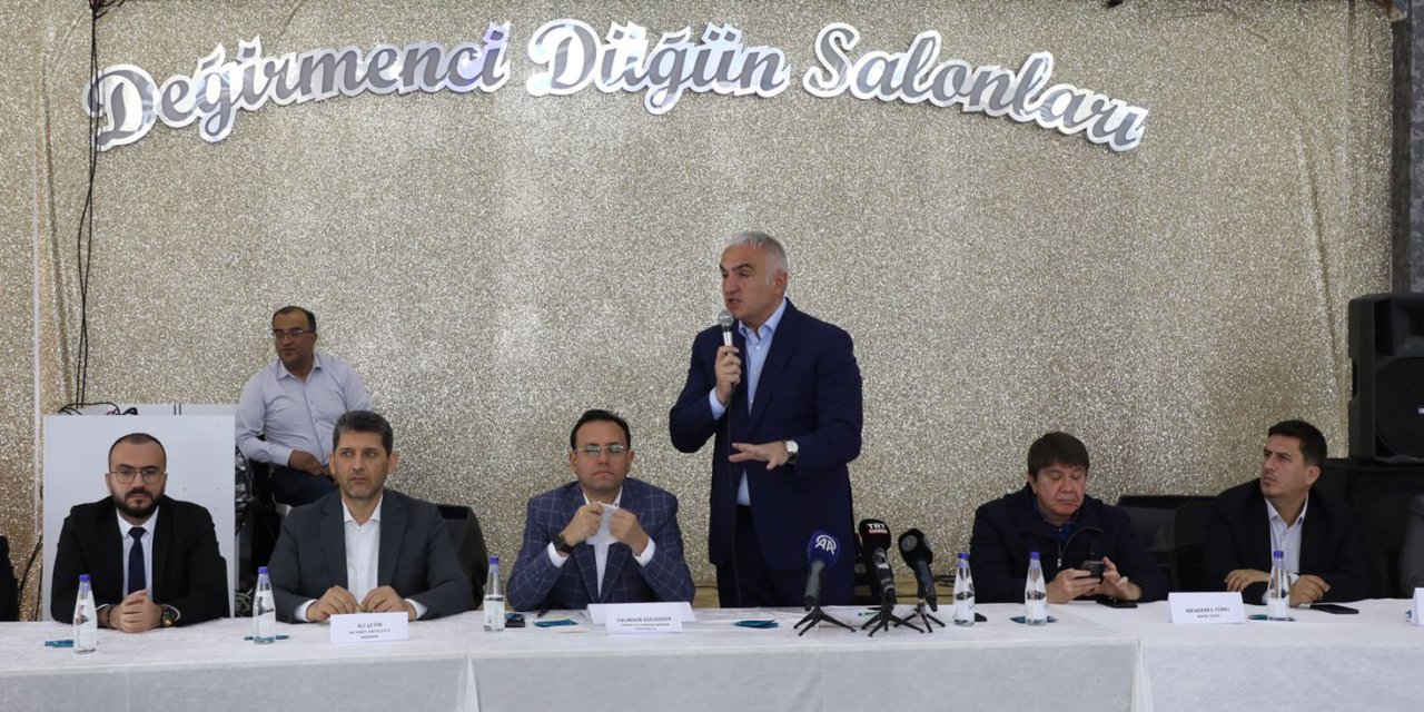 Bakan Ersoy: Antalya, Turizmde Rekorlar Kırıyor