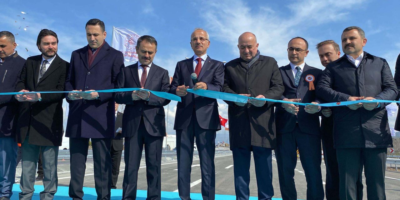 Bakan Uraloğlu: 1915 Çanakkale Köprüsü'nden 5 Milyon 536 Bin Araç Geçiş Yaptı