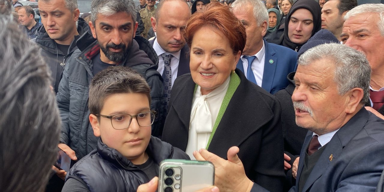 Akşener: Suriyelilere Para Verirken Ekonomi Dağılmıyor Da Emekliye Para Verirken Mi Dağılıyor