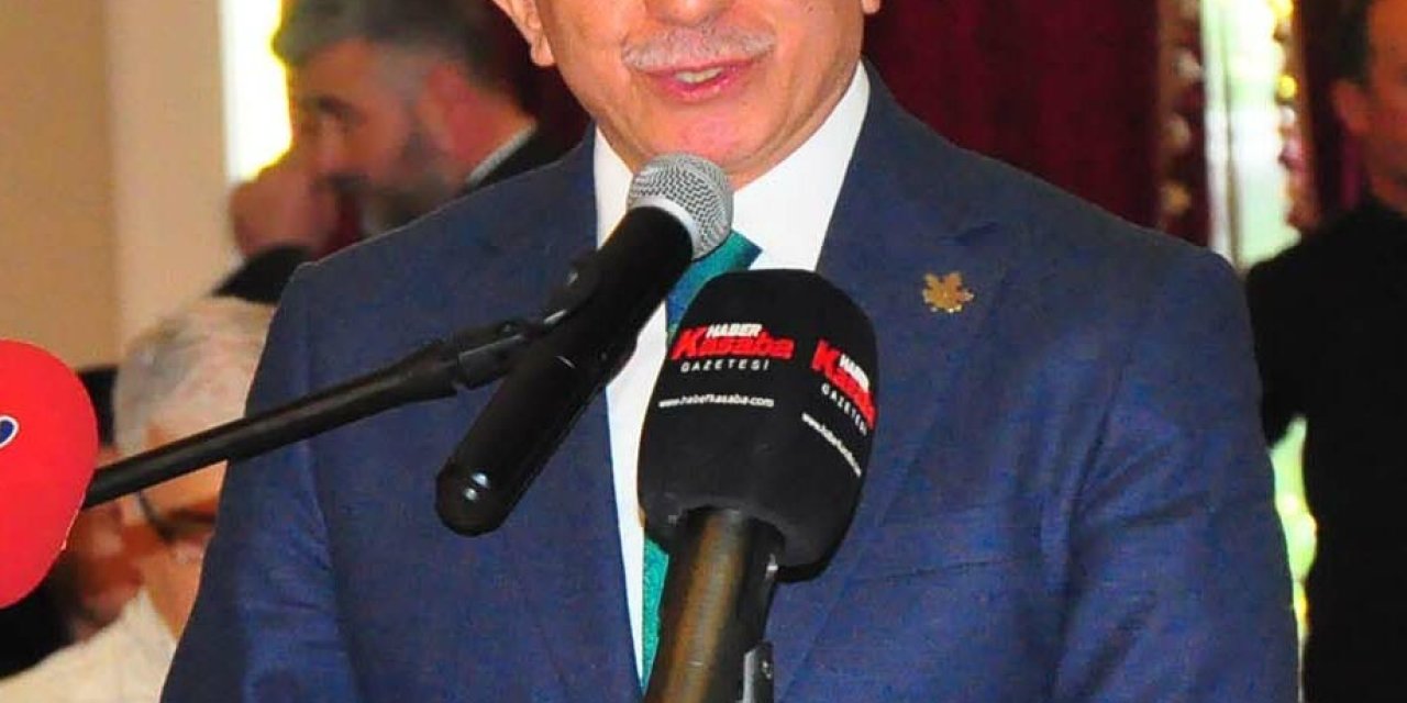 Davutoğlu: Parti Değiştirmek Haşa Din, İnanç Değiştirmek Değildir