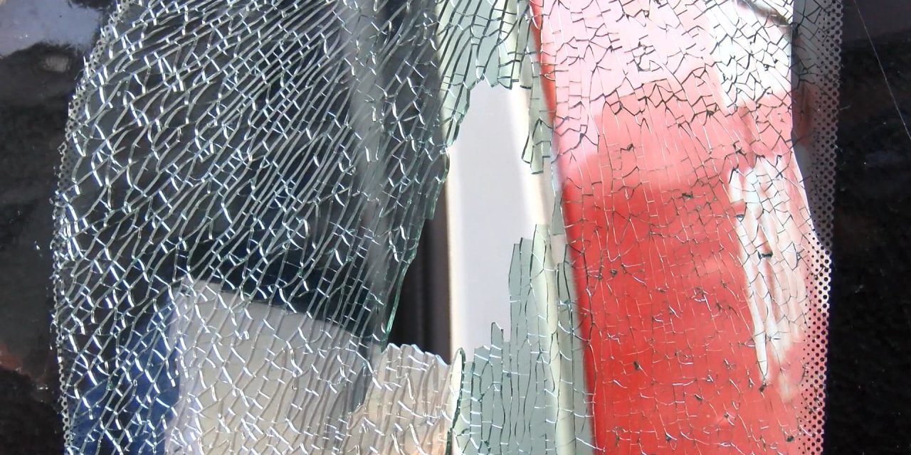 İstanbul- Arnavutköy'de Yeniden Refah Partisi'nin Seçim Aracına Ateş Açıldı